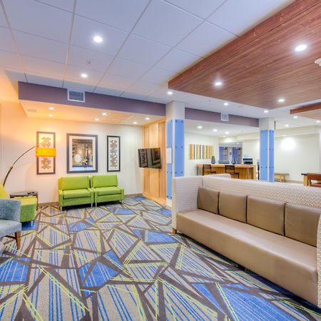 Holiday Inn Express & Suites - Remington By Ihg Zewnętrze zdjęcie