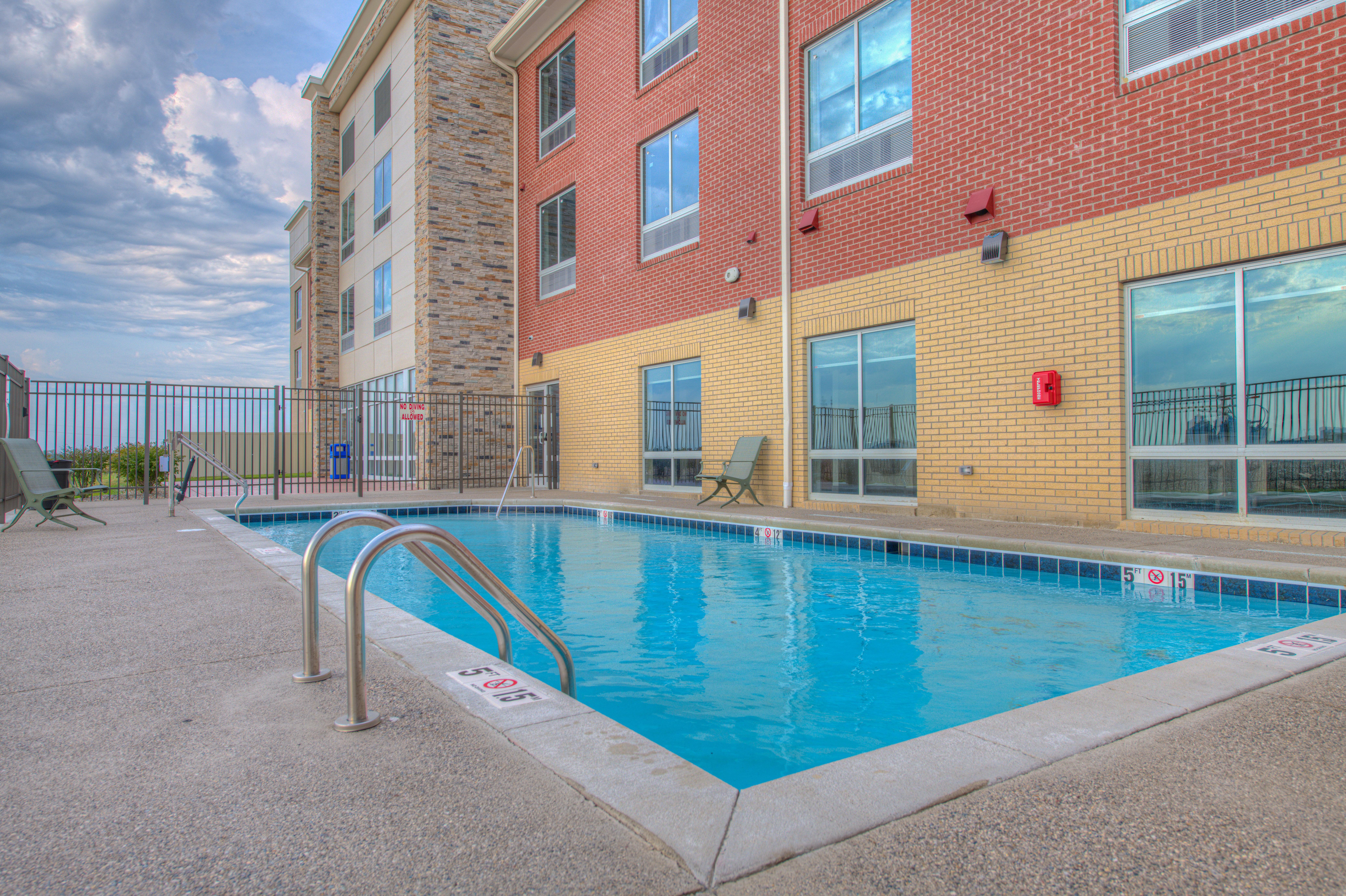 Holiday Inn Express & Suites - Remington By Ihg Zewnętrze zdjęcie