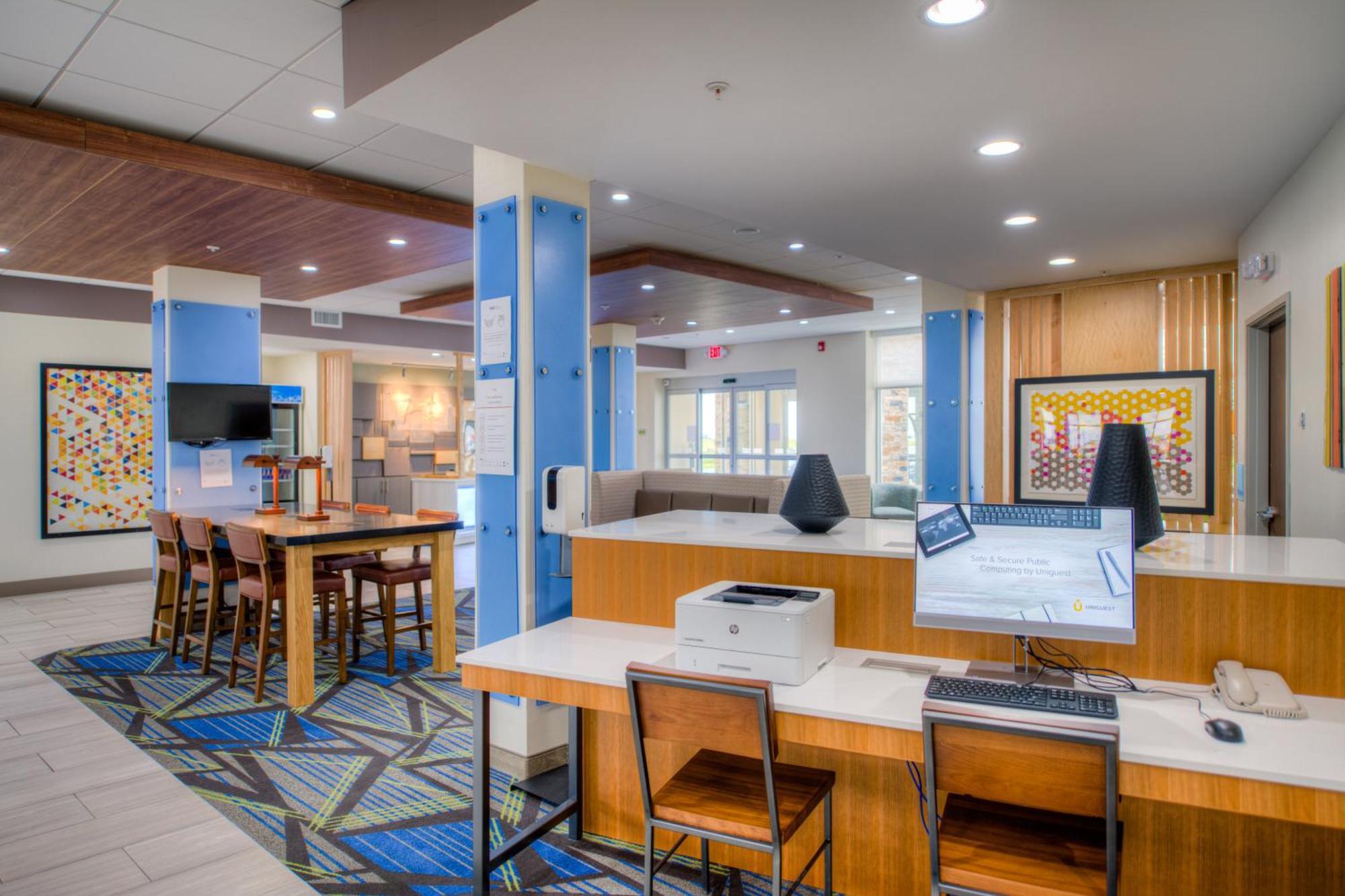 Holiday Inn Express & Suites - Remington By Ihg Zewnętrze zdjęcie