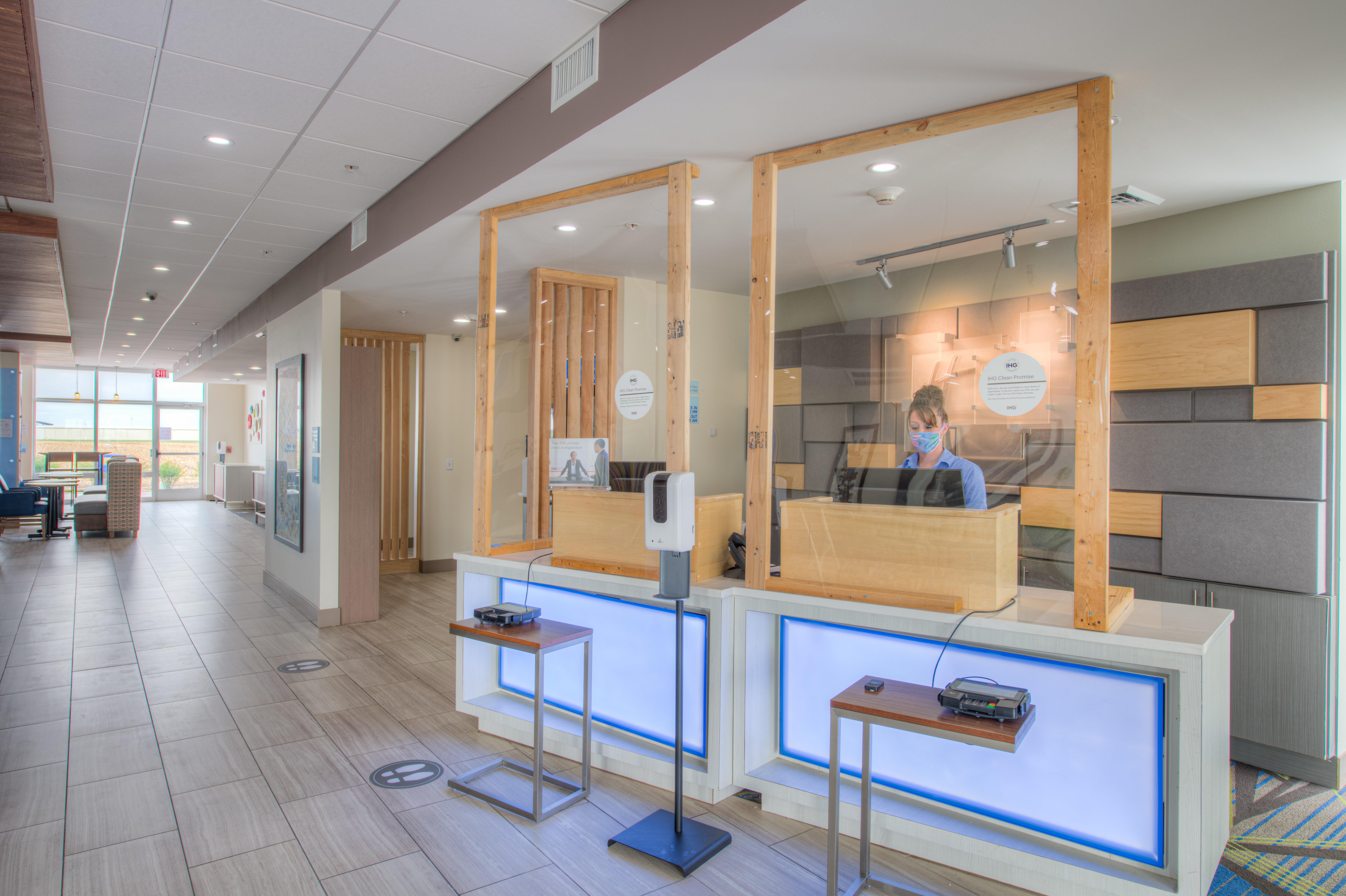 Holiday Inn Express & Suites - Remington By Ihg Zewnętrze zdjęcie